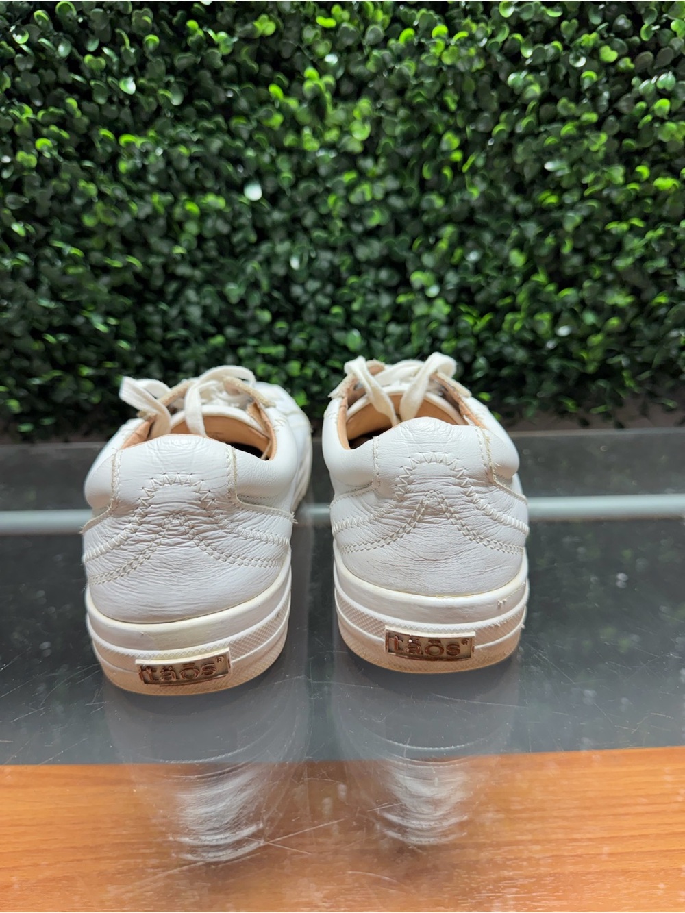 Taos Footwear White Leather Low-Top Sneakers - Picture 3 of 10